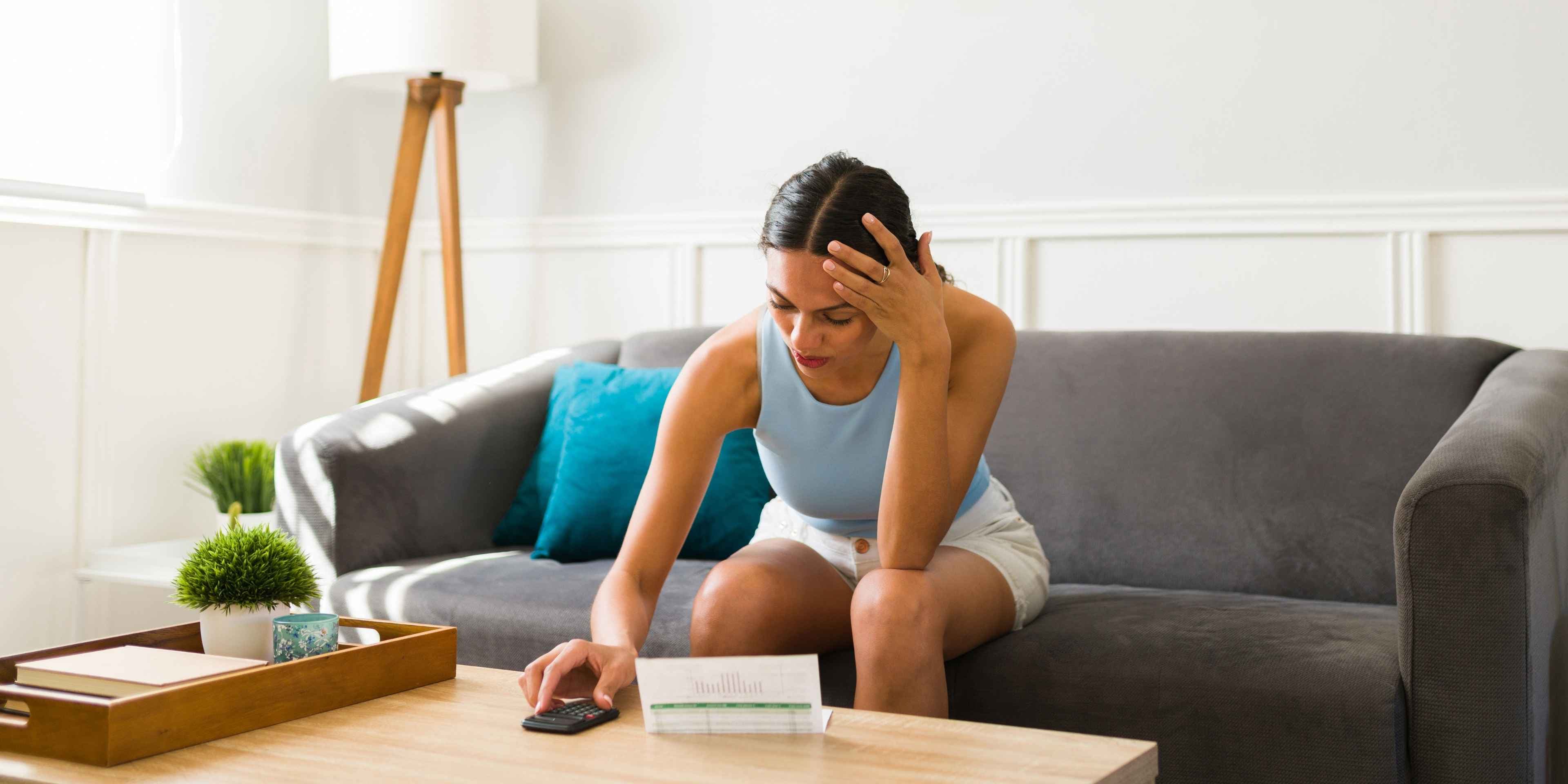 Image of woman on the phoner